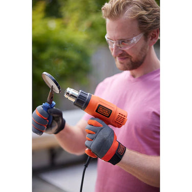 Black+Decker KX1650 heatgun in gebruik bij het föhnen van folie